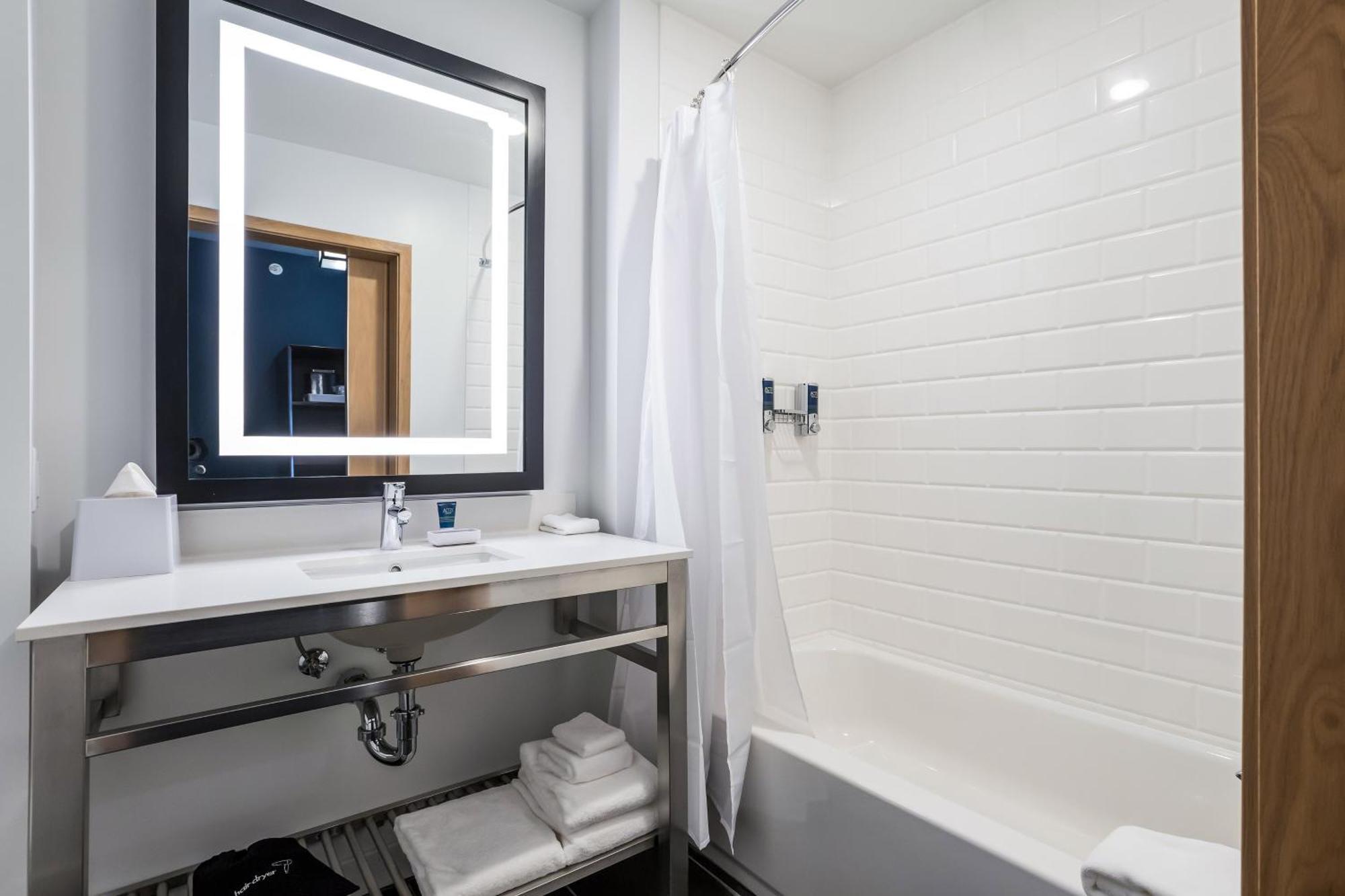 Four Points By Sheraton Elkhart Ngoại thất bức ảnh